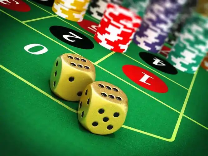 Tấm thẻ Bingo trực tuyến 8kbe với các ô số và vòng quay số hấp dẫn